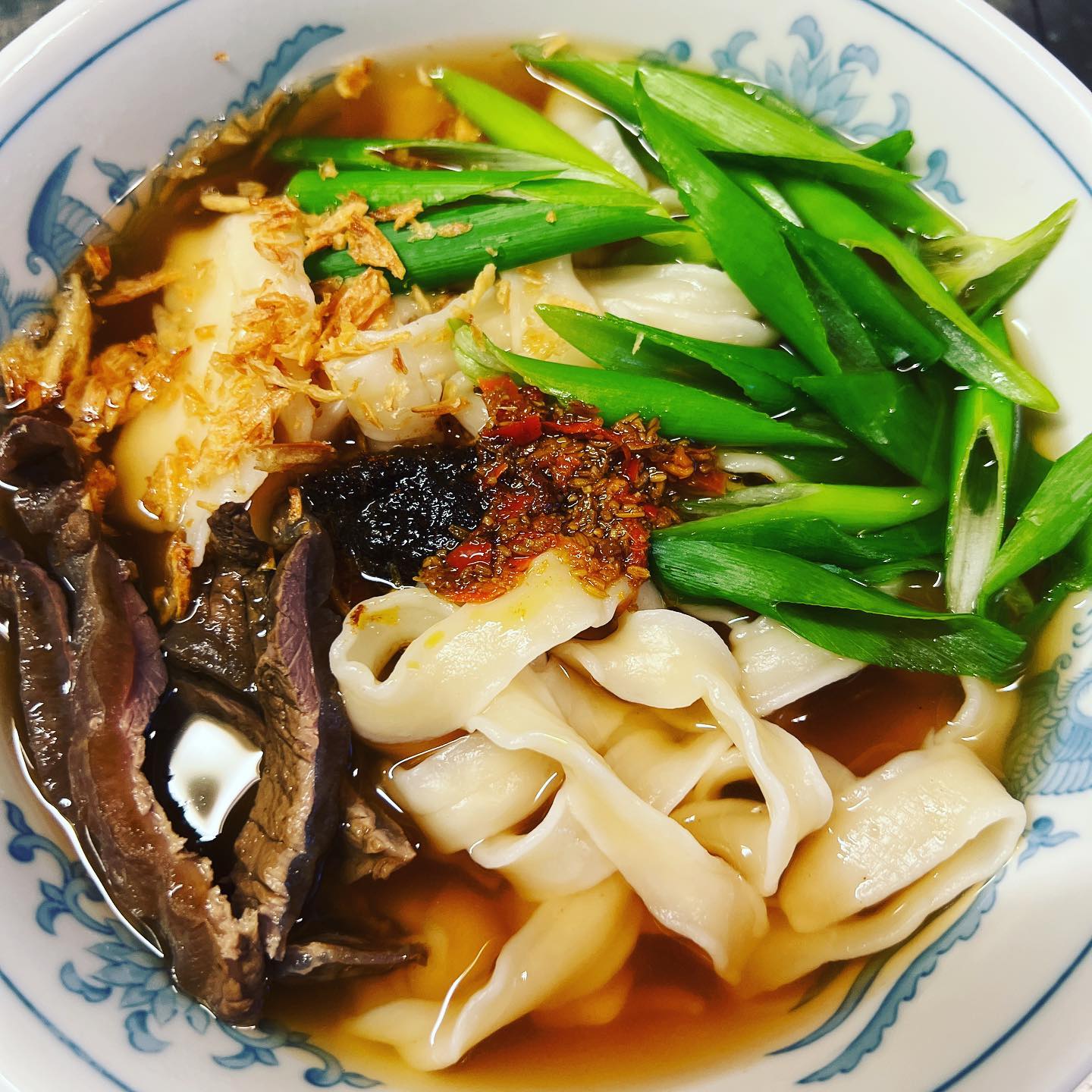 刀 削 麺