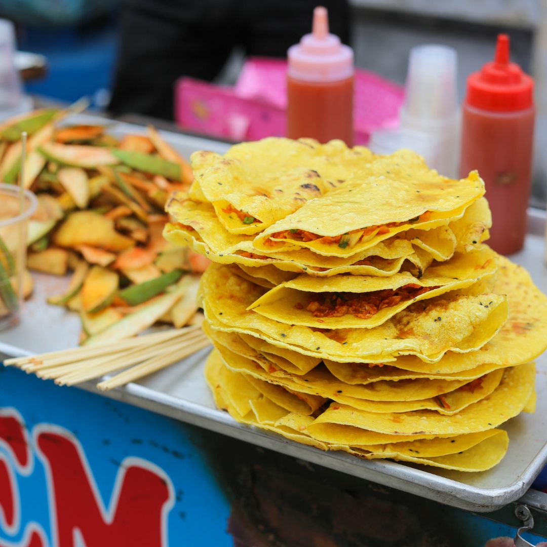 ベトナム版ライスペーパーピザ（バイン・チャン・ヌオン）