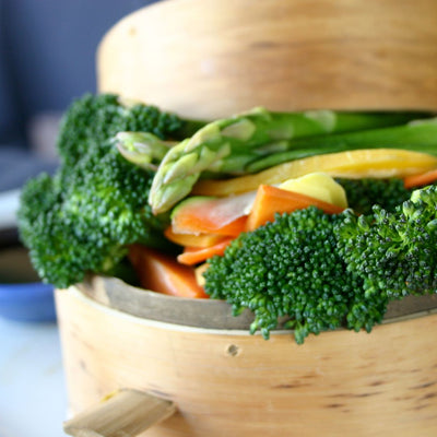 広東風 野菜のガーリックソース蒸し（蒸籠）