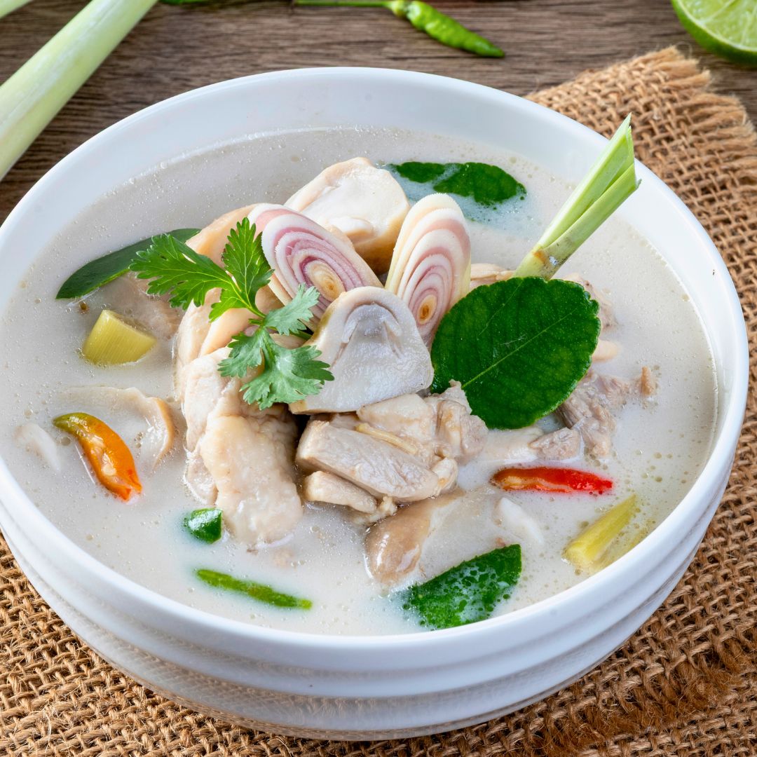 トムカーガイ（鶏肉ココナッツスープ）